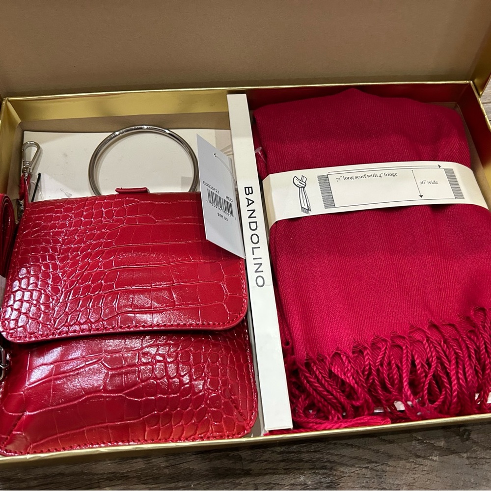 NWT Bandolino Faux Crocodile Crossbody & Scarf gift set.  Holiday Red $58